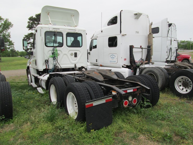 #46165-•-inop-2012-freightliner-t/a-daycab-truck-tractor-1fujgebg8clbv8611-image-4