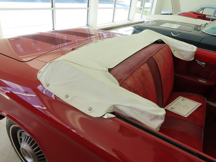 1963-chevrolet-corvair-monza-convertible-image-16