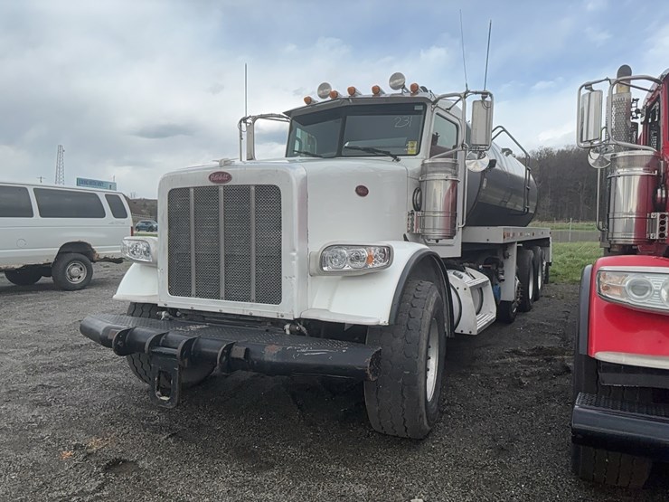 2015-peterbilt-367-image-4