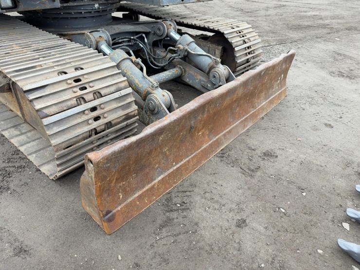 2006-volvo-ec140b-lc-image-17