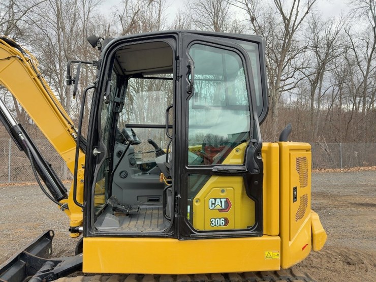 2022-caterpillar-306-image-29