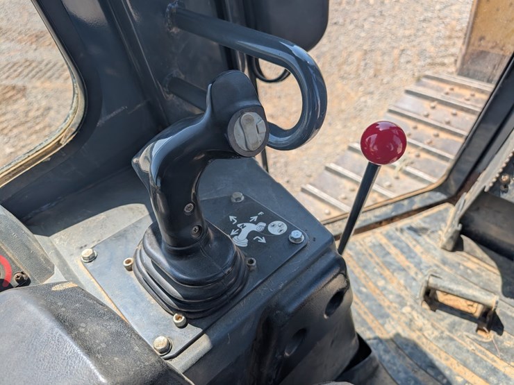 deere-650k-xlt-image-26