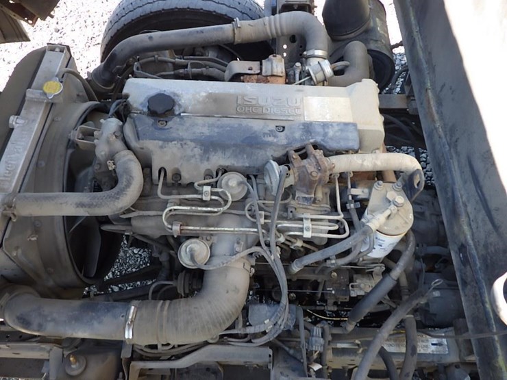 2000-isuzu-nqr-image-12