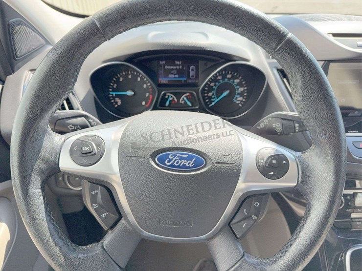 2014-ford-escape-titanium-image-49