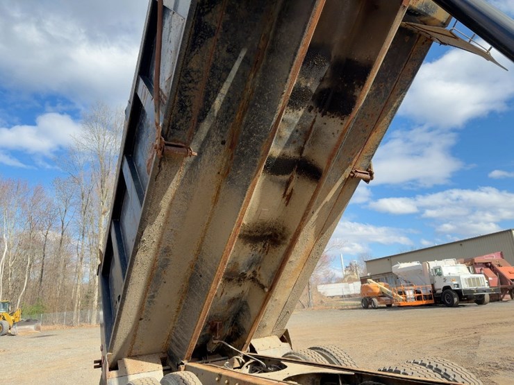 1998-mack-rd690s-image-21