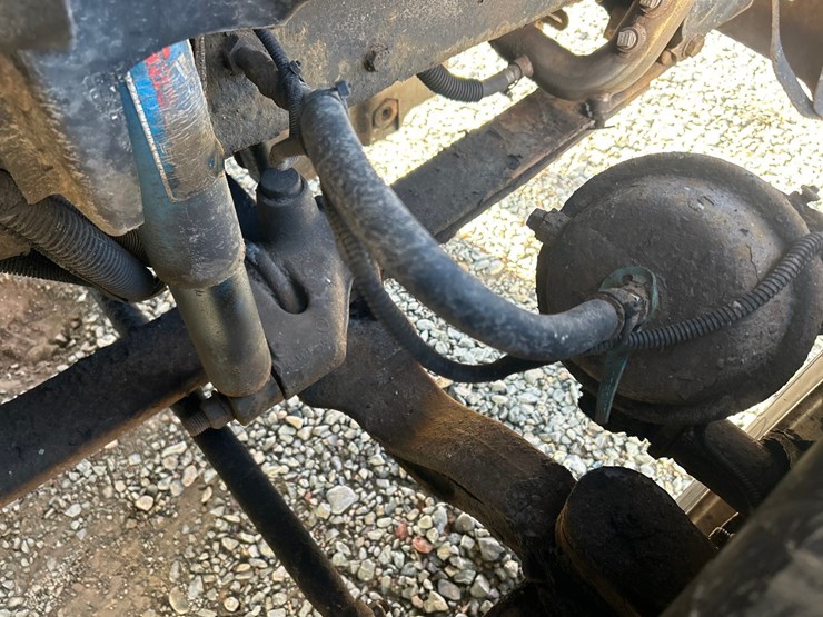 2002-massey-ferguson-8-image-43