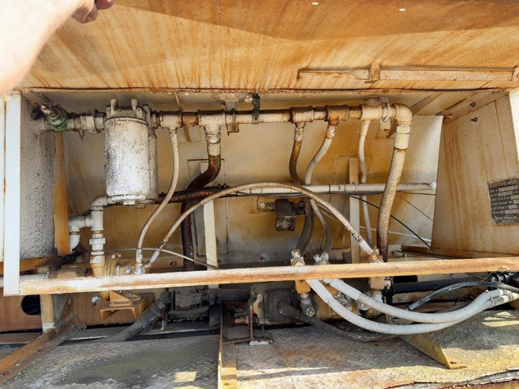 1984-mack-dm686s-image-26