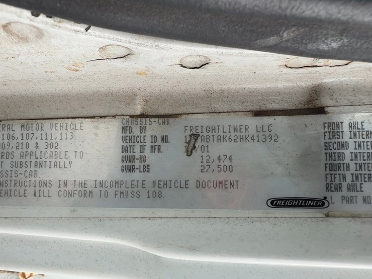 2002-freightliner-fl70-image-34