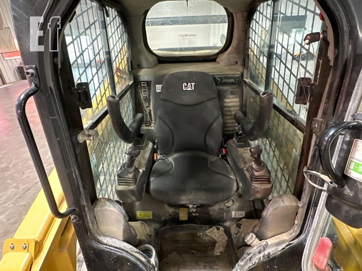 2023-caterpillar-259d3-image-15