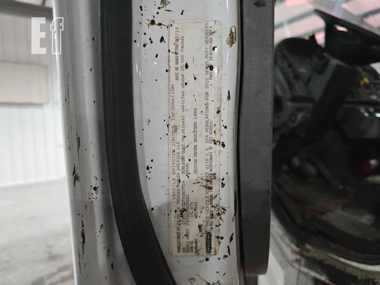 2015-freightliner-business-class-m2-106-image-31