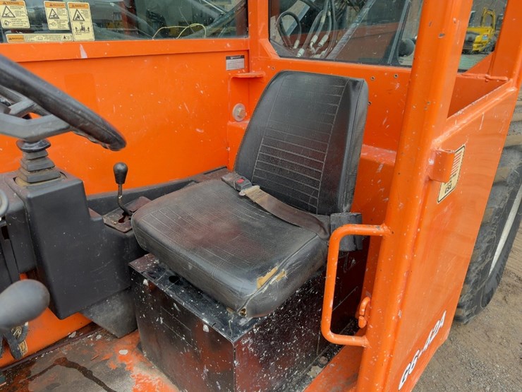 2015-jlg-g6-42a-image-15