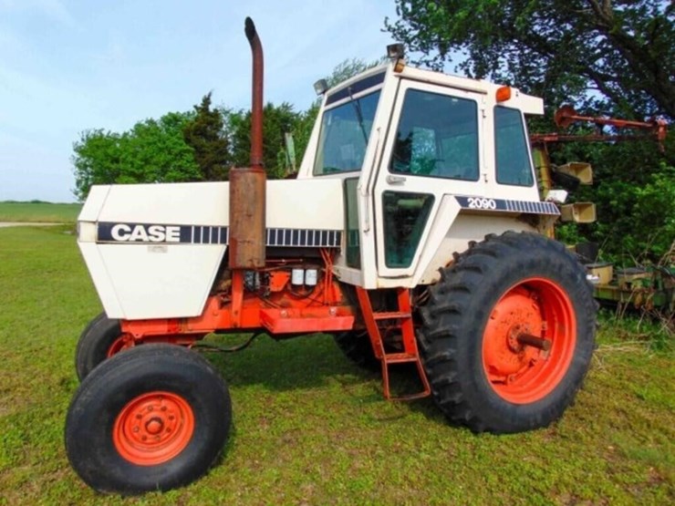 case-2090-tractor-image-1