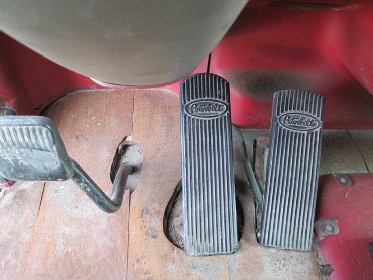 2008-peterbilt-389-image-48