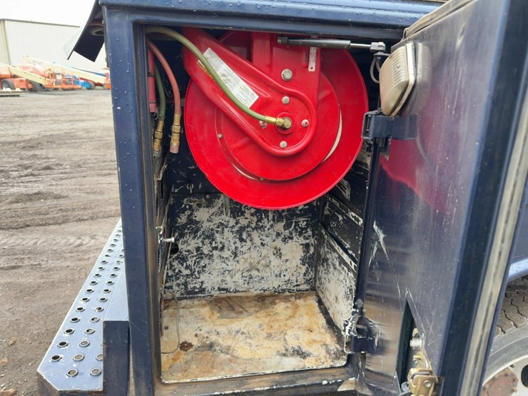 2012-ford-f550-xl-image-17