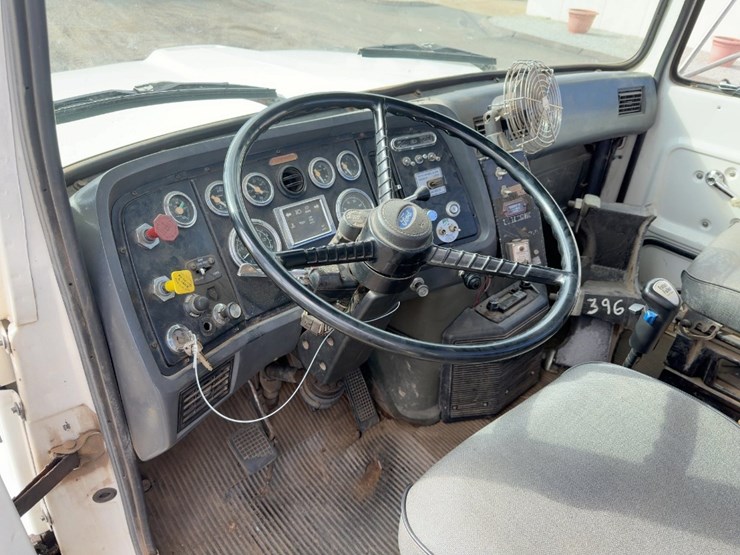1987-ford-l9000-image-25