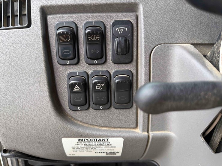 2019-peterbilt-337-image-47