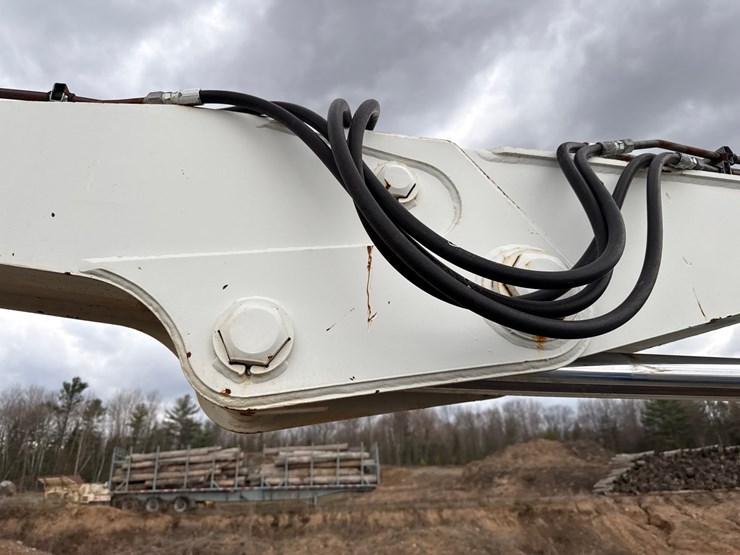 2010-massey-ferguson-8-image-73