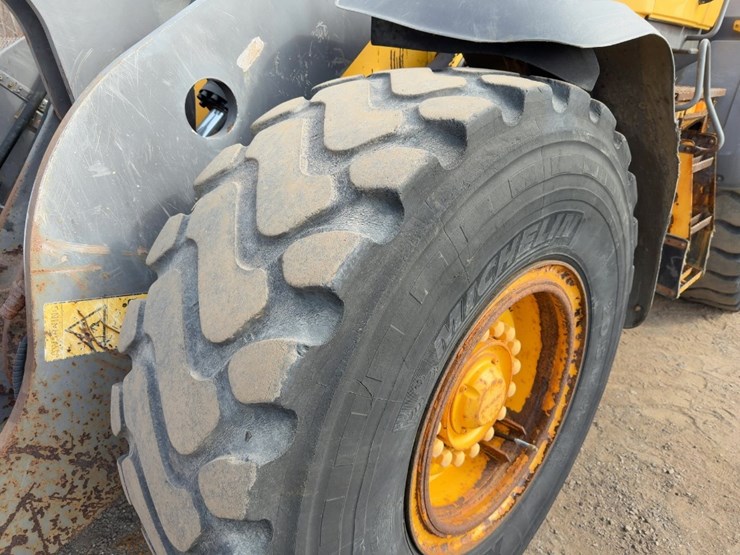 2013-volvo-l70g-image-16