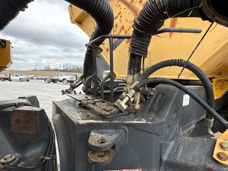 2007-komatsu-hm400-2-image-25