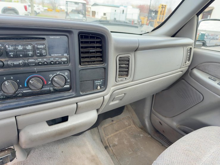 1999-chevrolet-1500-image-18