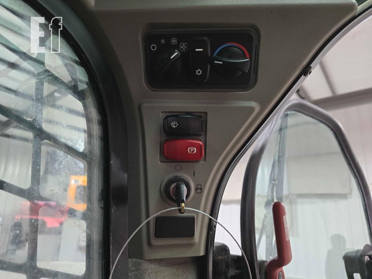 2021-caterpillar-289d3-image-18