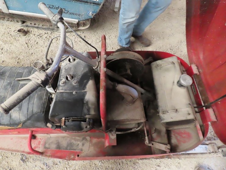 vintage-bolens-sprite-293-snowmobile-for-restore-or-parts-image-5