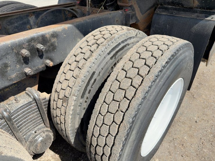 1998-mack-rd690s-image-17