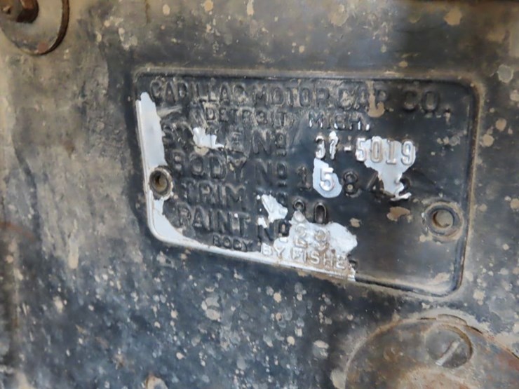 1937-cadillac-4dr-sedan-image-3