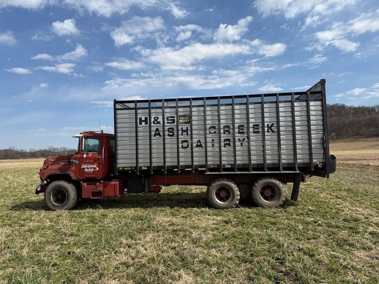 1991-mack-dm690s-image-3