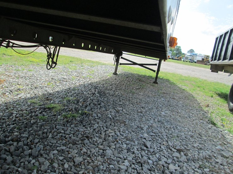 2007-utility-4000dx-image-14