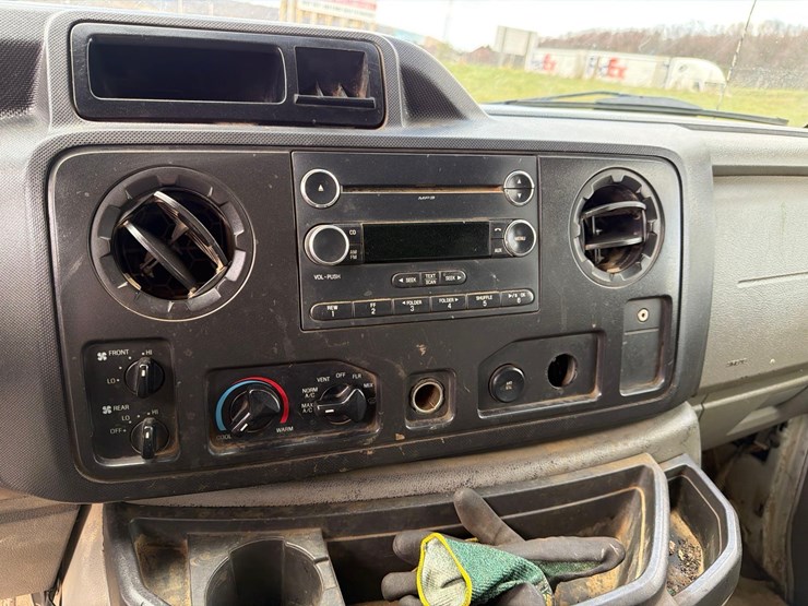 2013-ford-e350-image-20