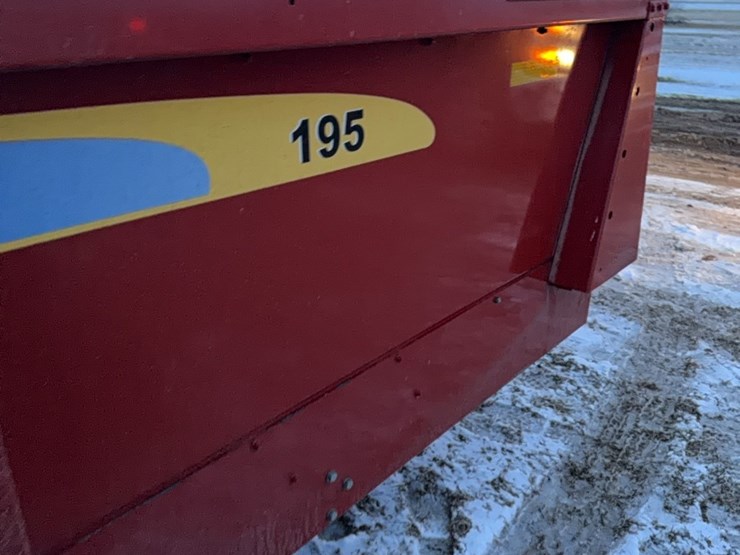 new-holland-195-image-52