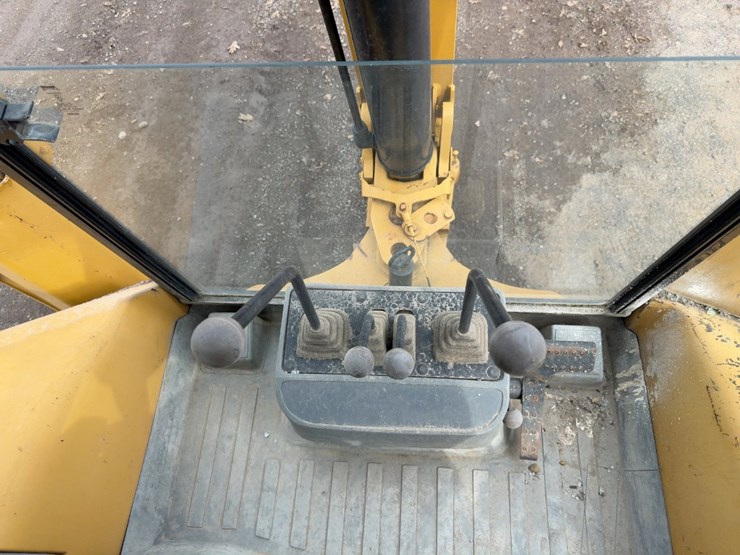 2000-caterpillar-416c-image-25