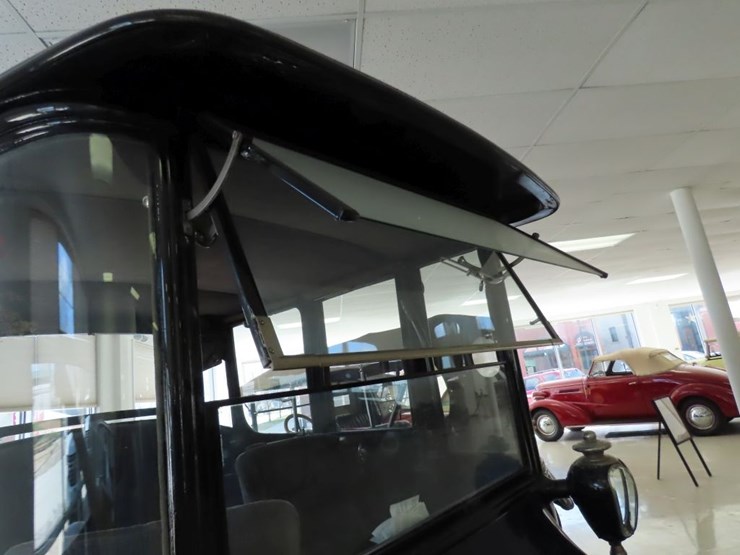 1918-detroit-model-74-brougham-electric-car-image-19