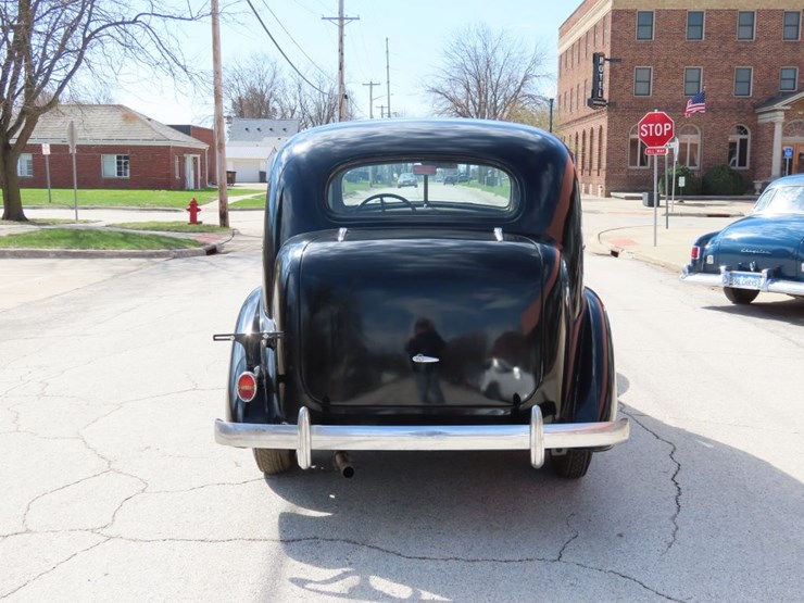1936-chevrolet-2dr-town-sedan-image-8
