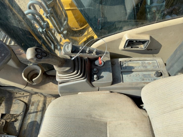 2008-deere-160d-lc-image-35