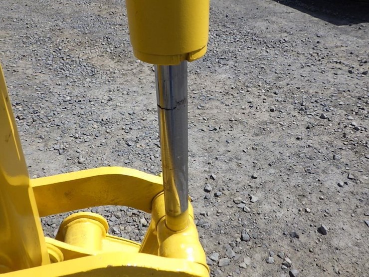 komatsu-pc28uu-2-image-23