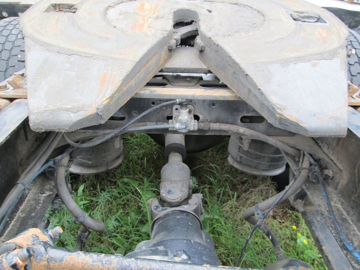 #46165-•-inop-2012-freightliner-t/a-daycab-truck-tractor-1fujgebg8clbv8611-image-11