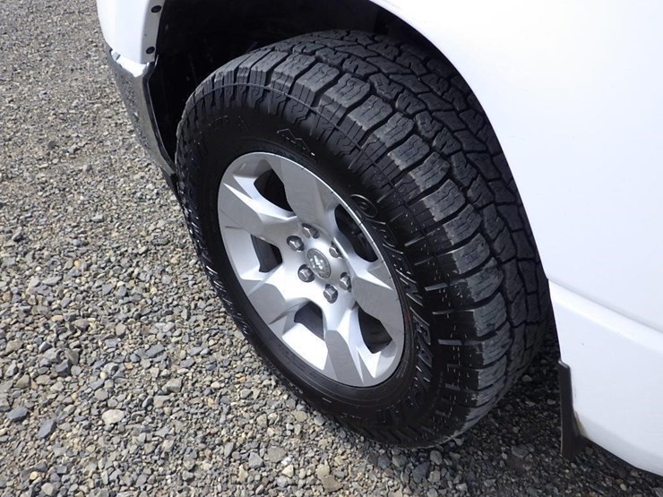 2019-dodge-1500-image-16