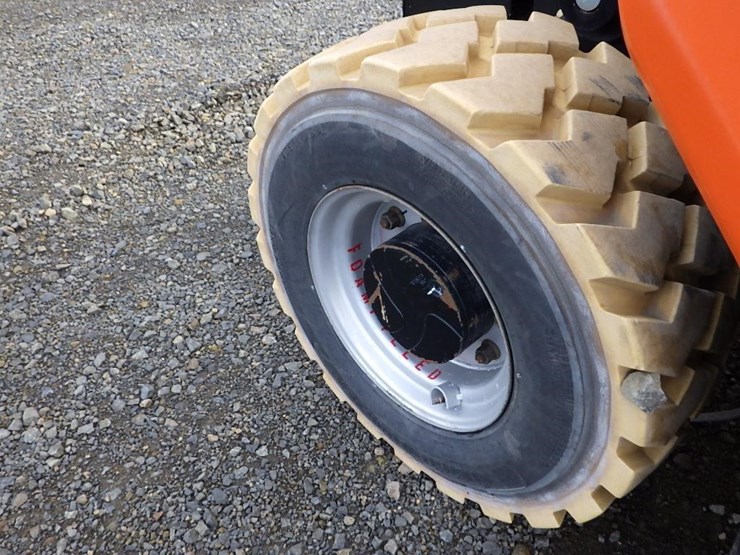 2017-jlg-g5-18a-image-18