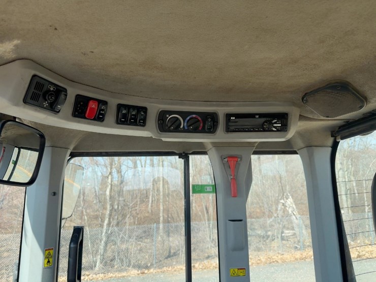 2016-caterpillar-938m-image-25