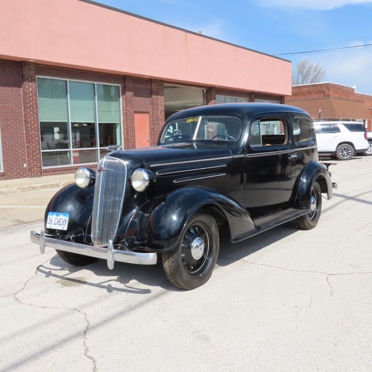 1936 Chevrolet 2dr Town Sedan