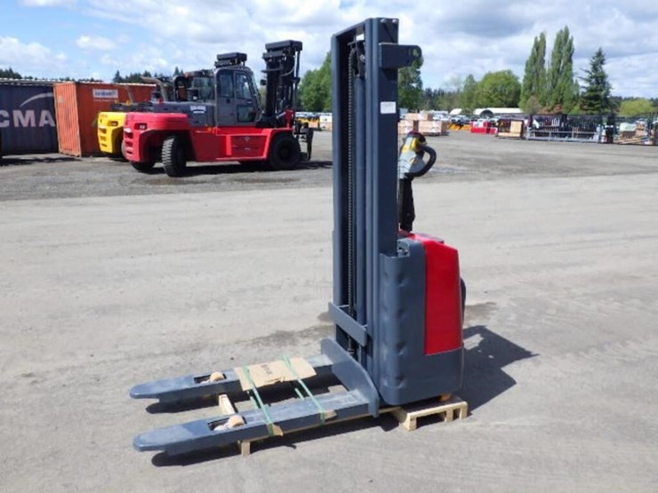 2026-sdlool-st1500-electric-stacker-truck-image-1