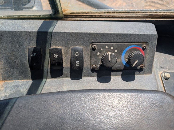 deere-650k-xlt-image-25