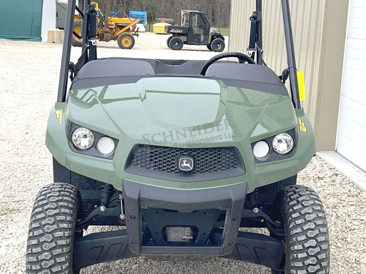 2022-john-deere-gator-image-9