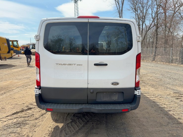 2016-ford-transit-image-4