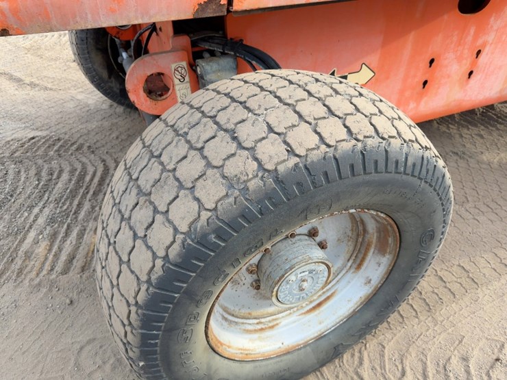 2015-jlg-600s-image-11