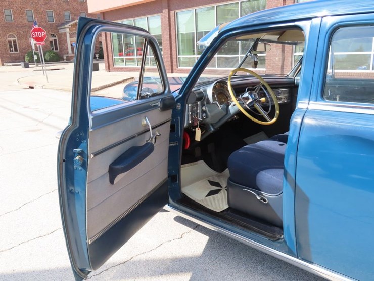 1950-chrysler-windsor-4dr-sedan-image-9