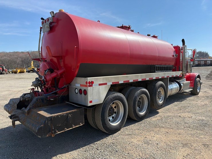 2012-peterbilt-389-image-4