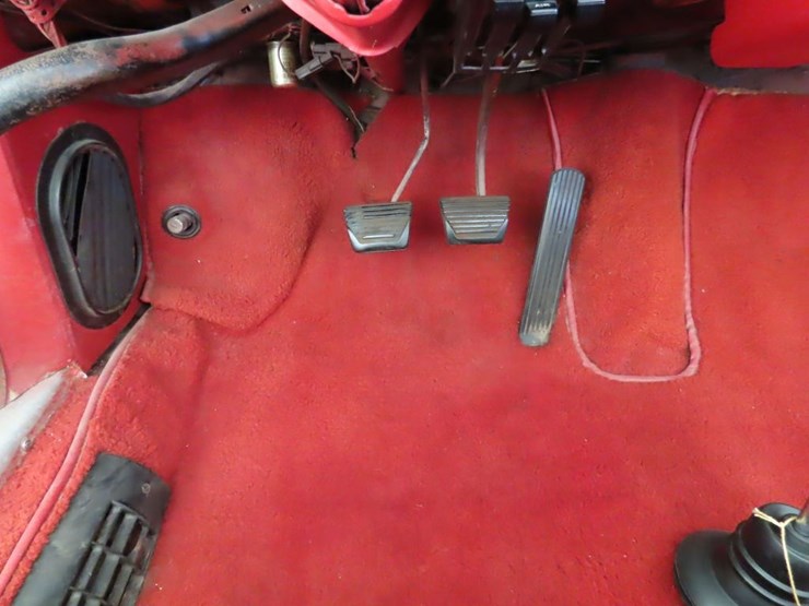 1963-chevrolet-corvair-monza-convertible-image-22